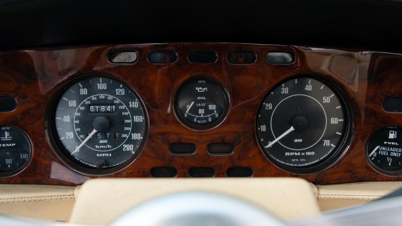 1986 Aston Martin V8 Volante