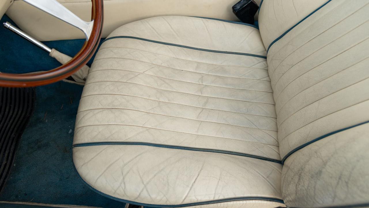 1986 Aston Martin V8 Volante