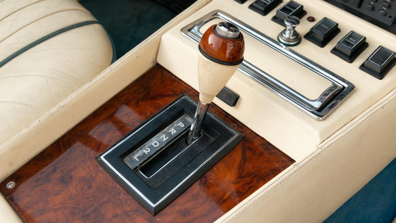 1986 Aston Martin V8 Volante