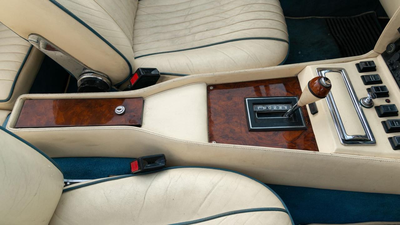 1986 Aston Martin V8 Volante