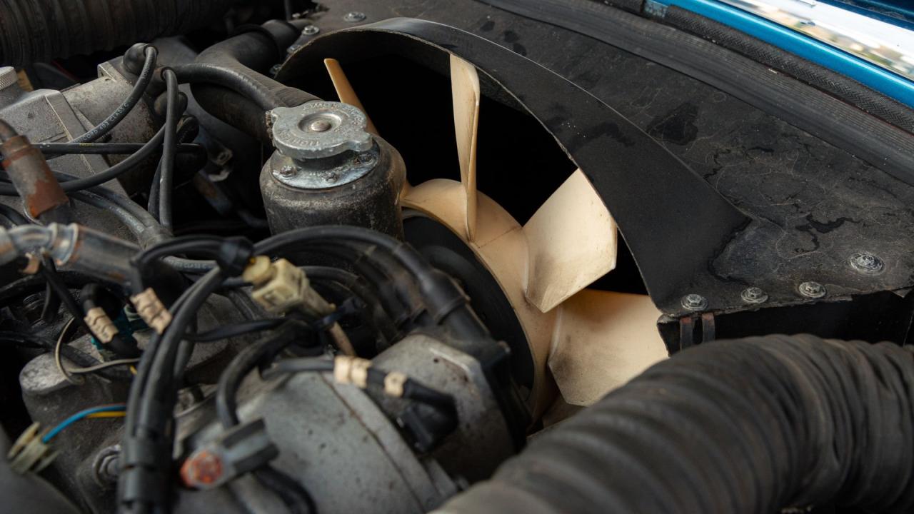 1986 Aston Martin V8 Volante