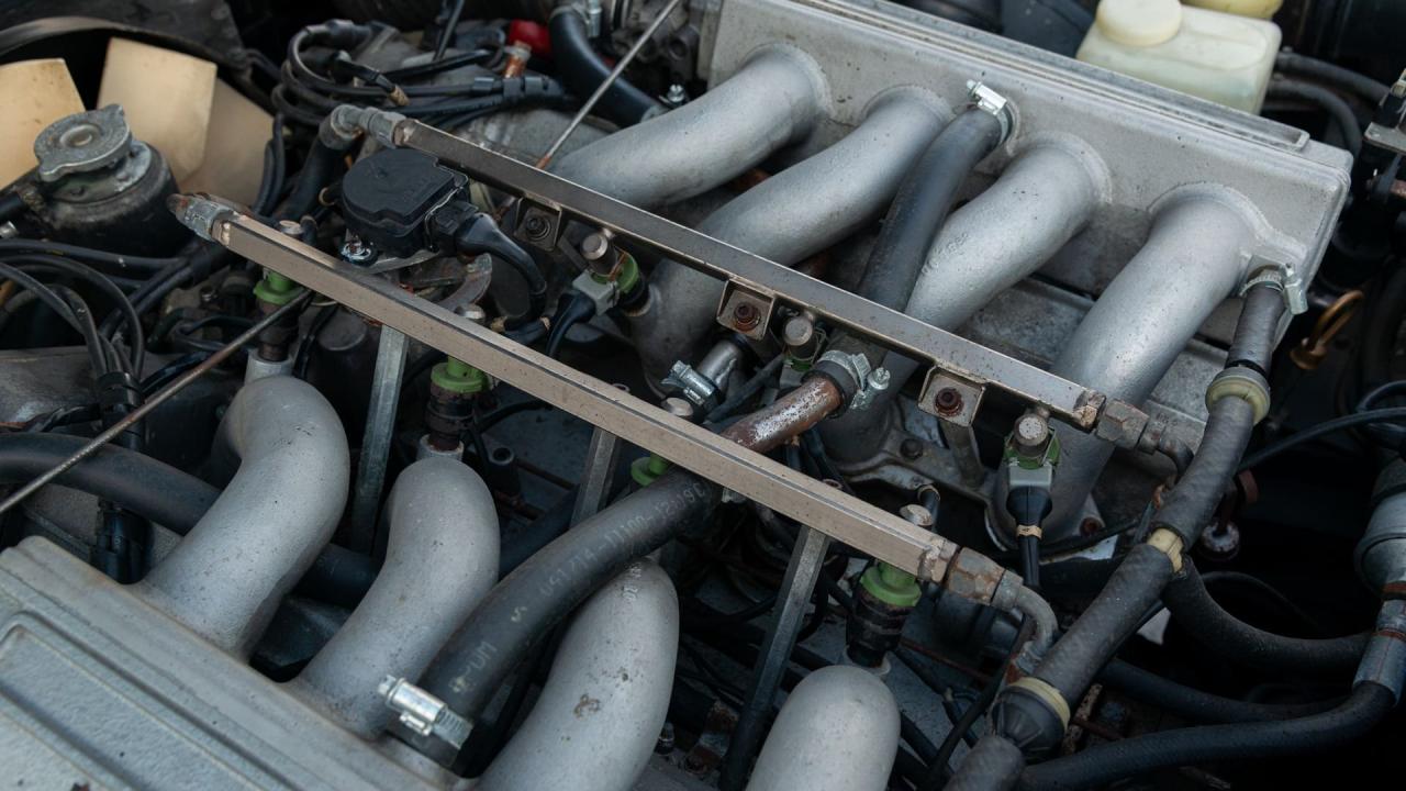 1986 Aston Martin V8 Volante