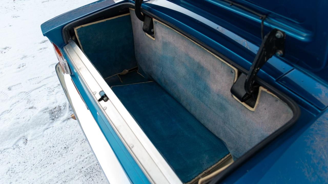 1986 Aston Martin V8 Volante