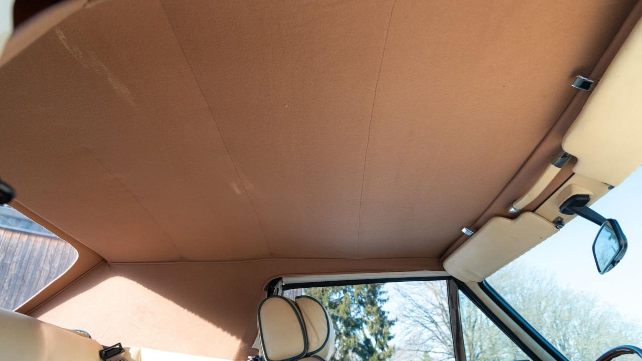 1986 Aston Martin V8 Volante