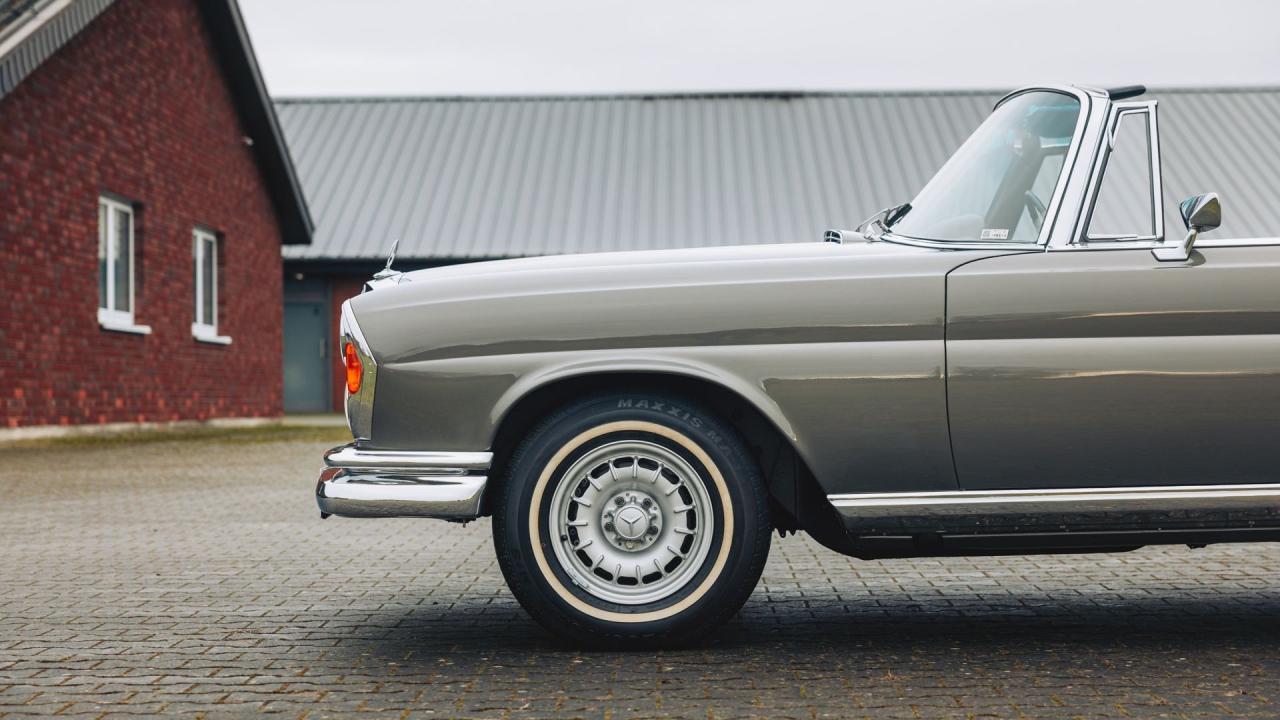 1967 Mercedes - Benz 250 SE Cabriolet