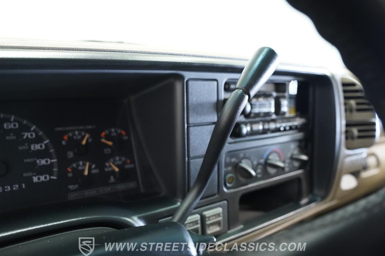 1999 Chevrolet Suburban 2500 4X4