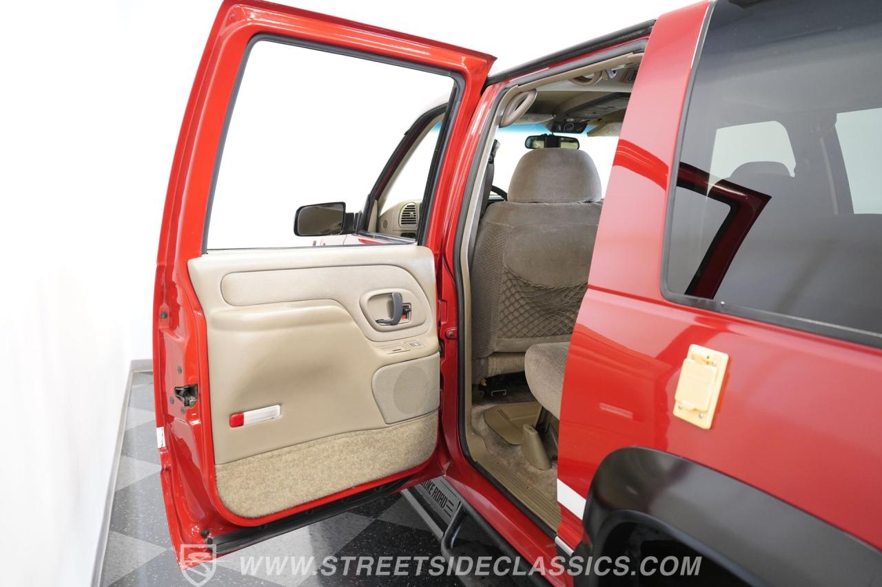 1999 Chevrolet Suburban 2500 4X4