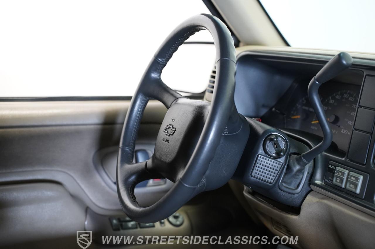 1999 Chevrolet Suburban 2500 4X4