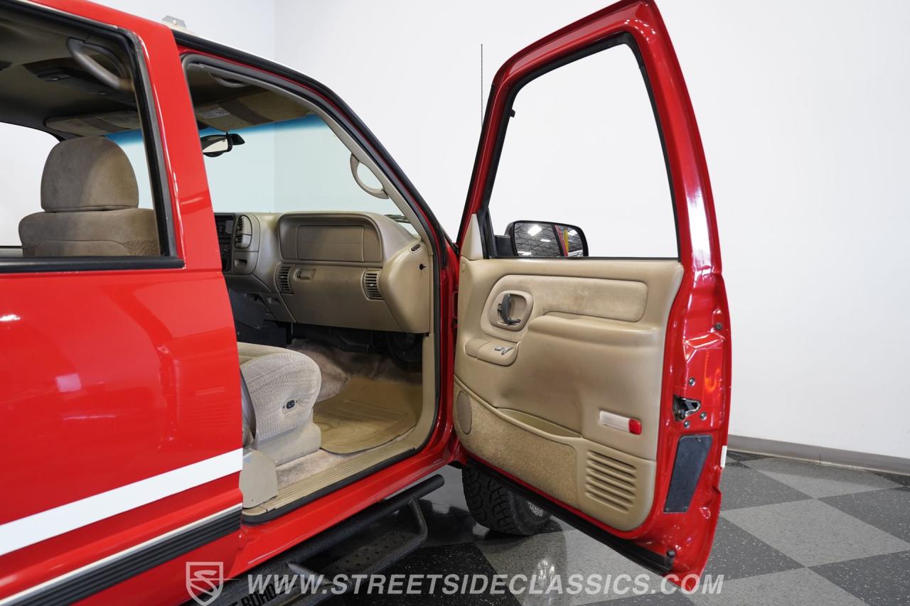 1999 Chevrolet Suburban 2500 4X4