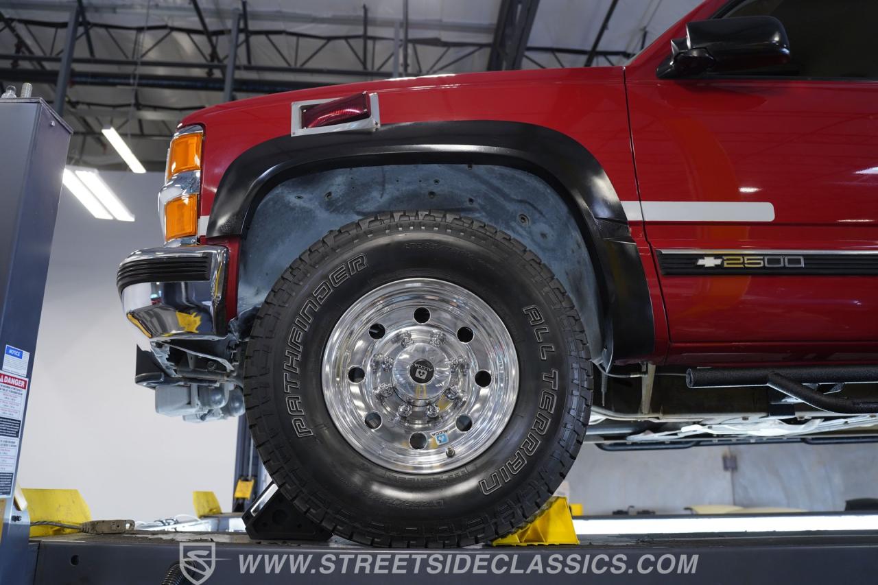 1999 Chevrolet Suburban 2500 4X4