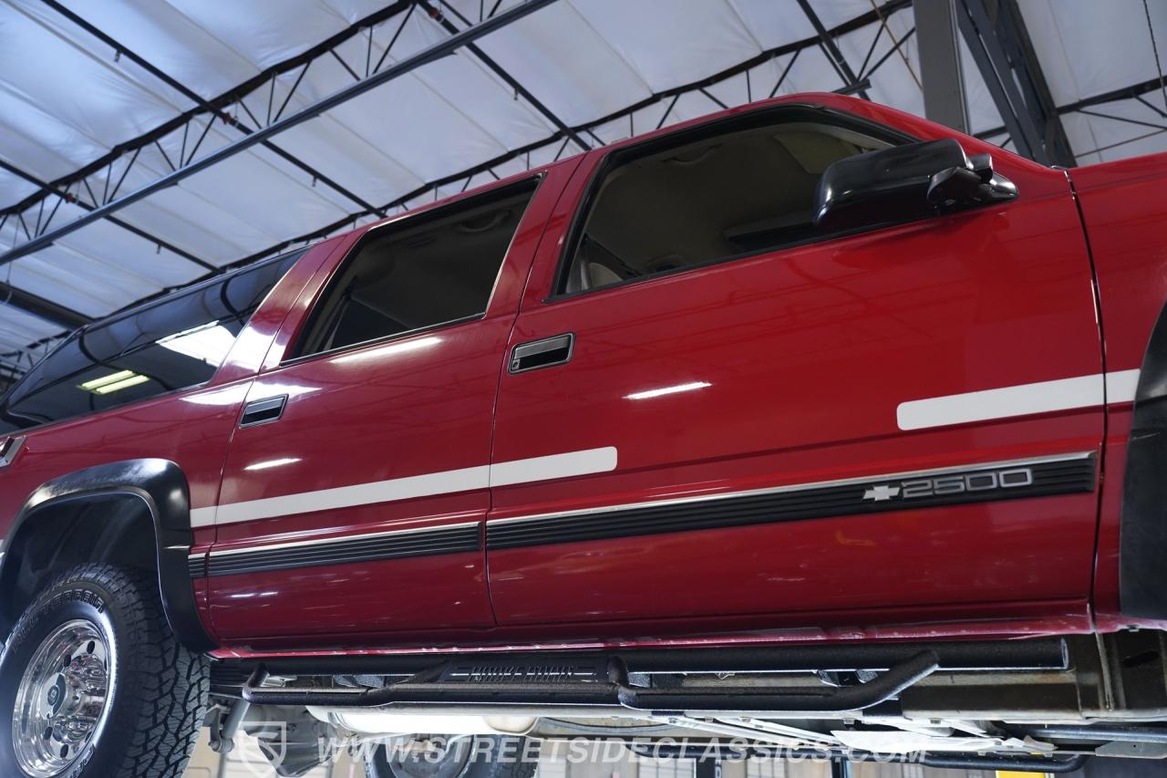 1999 Chevrolet Suburban 2500 4X4