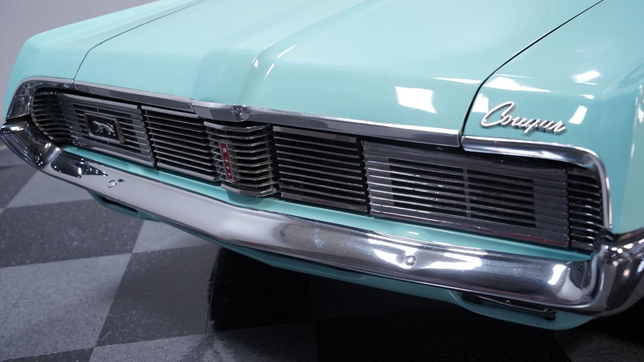 1969 Mercury Cougar XR7