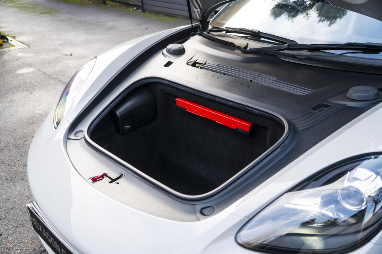 2020 Porsche 718 Boxster 2.0T