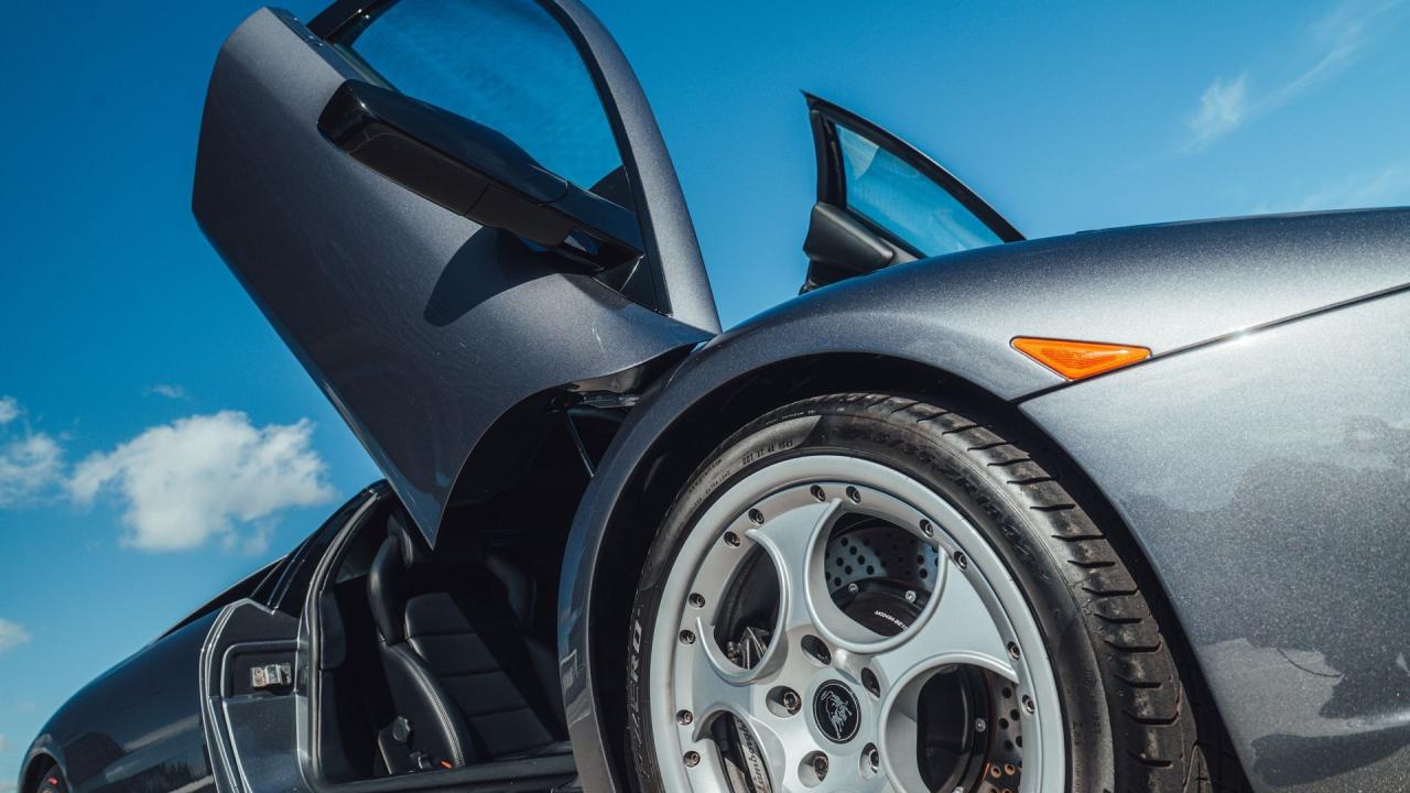 2003 Lamborghini Murci&eacute;lago