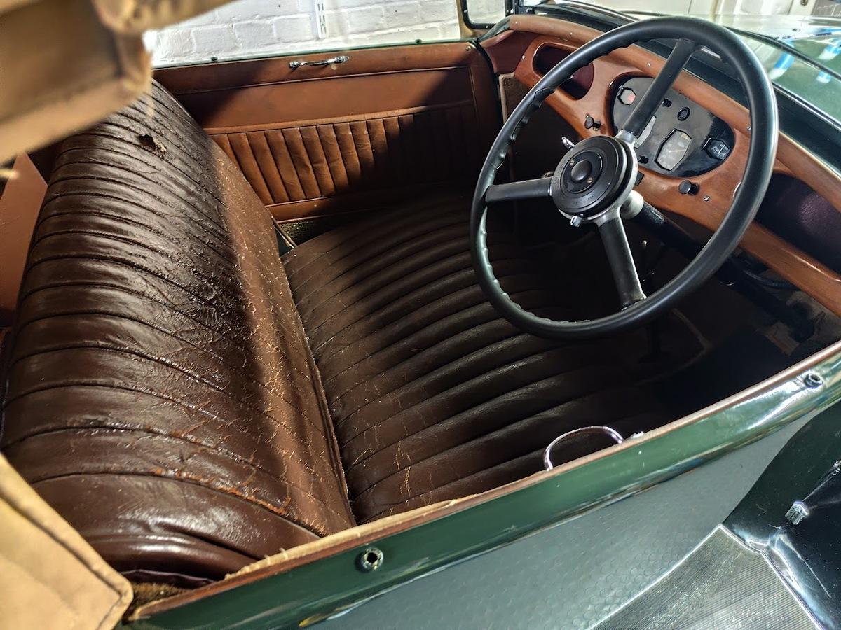 1932 Triumph SUPER SEVEN WITH DICKEY