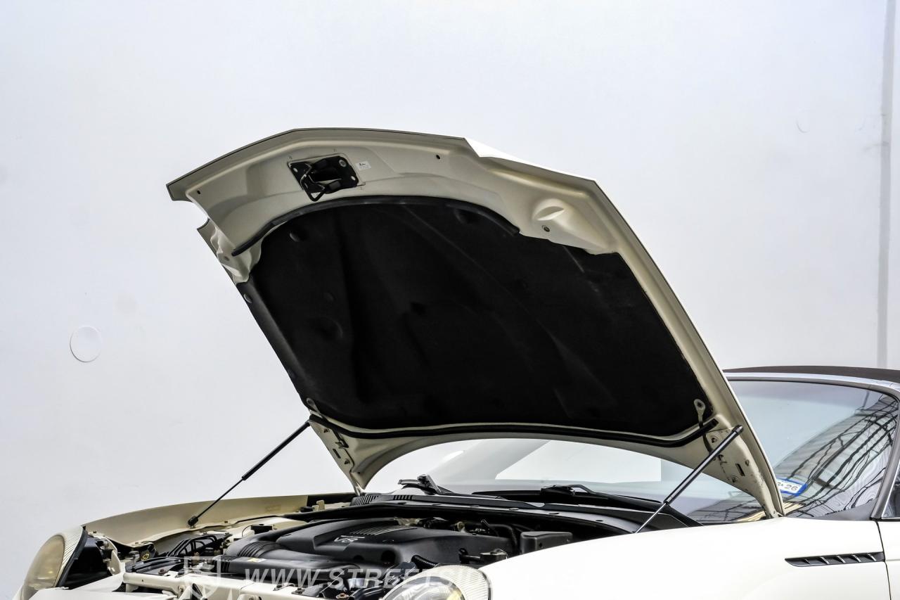 2002 Ford Thunderbird