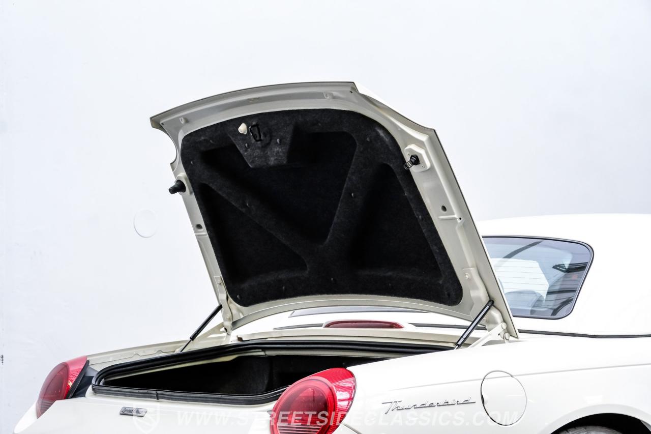 2002 Ford Thunderbird