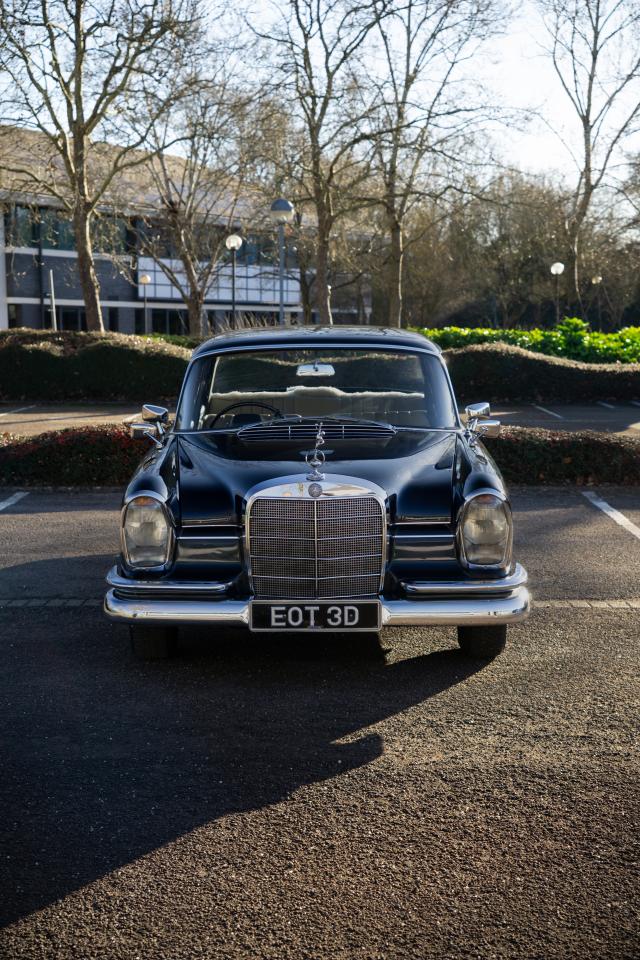 1966 Mercedes - Benz 220 SE Fintail