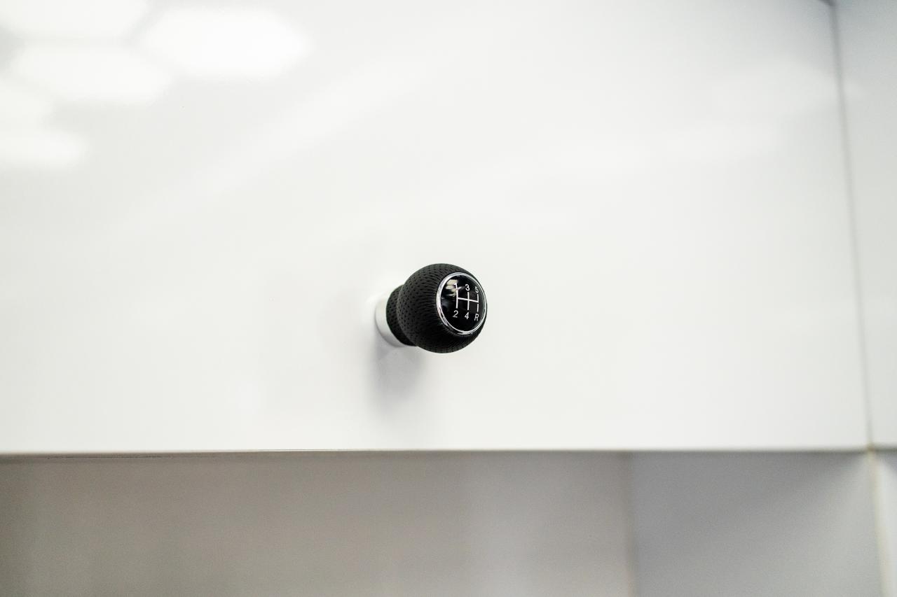 2018 Race Team Support Trailer/Mobile Workshop Year: 2018 Make: Race Team Support Trailer/Mobile Workshop Registration: n/a Chassis No: SA930673517214076 Odometer: n/a