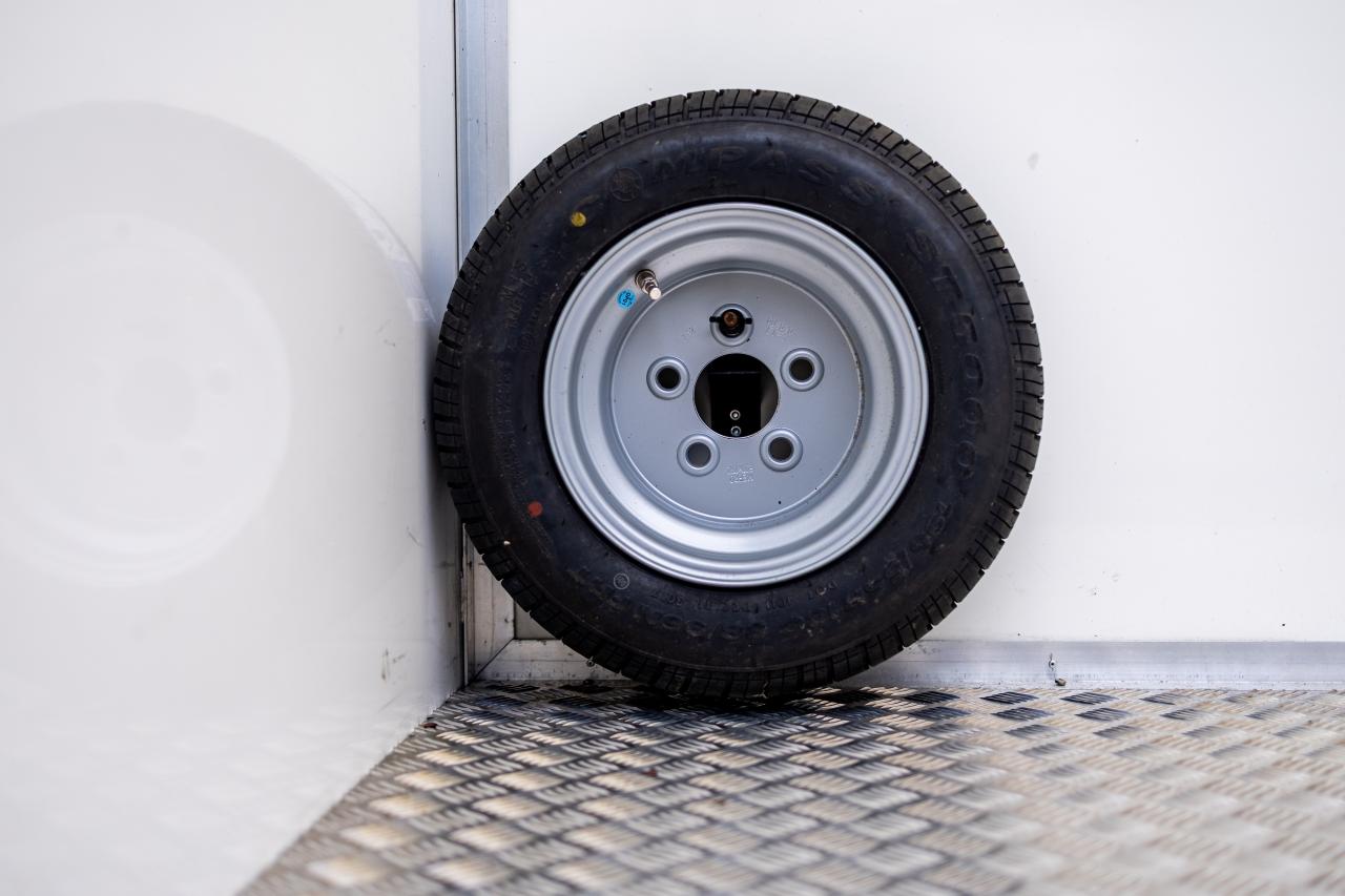 2018 Race Team Support Trailer/Mobile Workshop Year: 2018 Make: Race Team Support Trailer/Mobile Workshop Registration: n/a Chassis No: SA930673517214076 Odometer: n/a