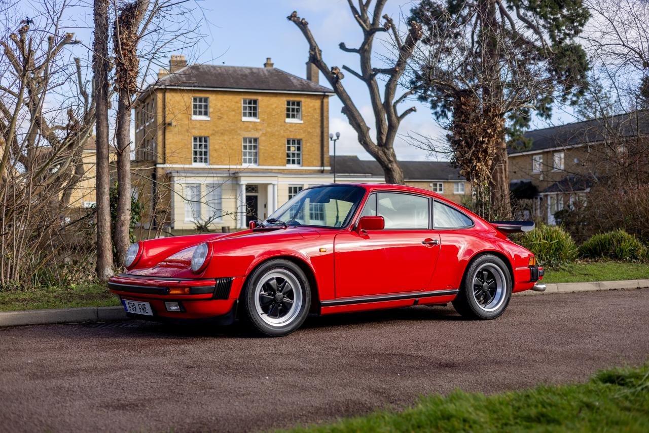 1989 Porsche 911 3.2 Carrera Sport