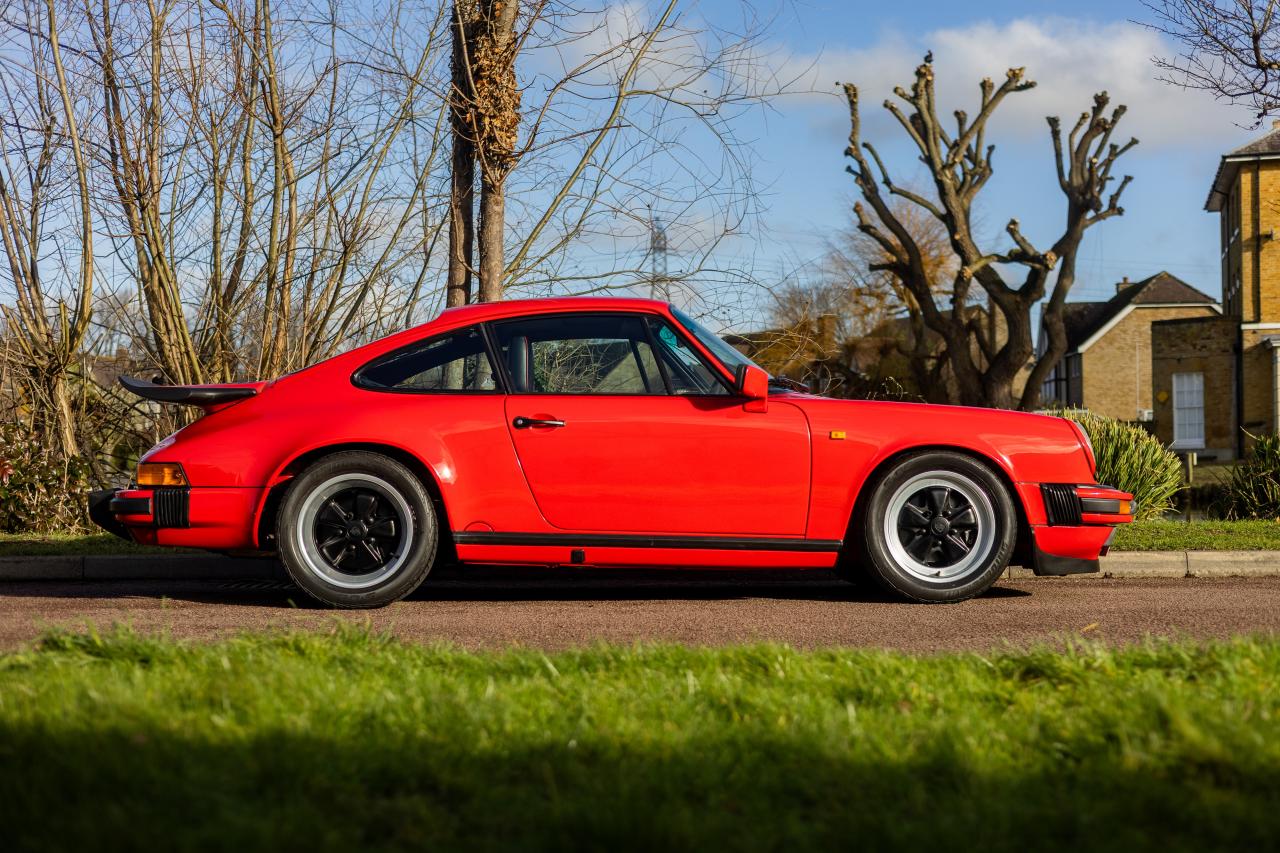 1989 Porsche 911 3.2 Carrera Sport