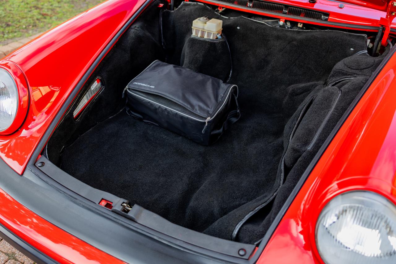 1989 Porsche 911 3.2 Carrera Sport