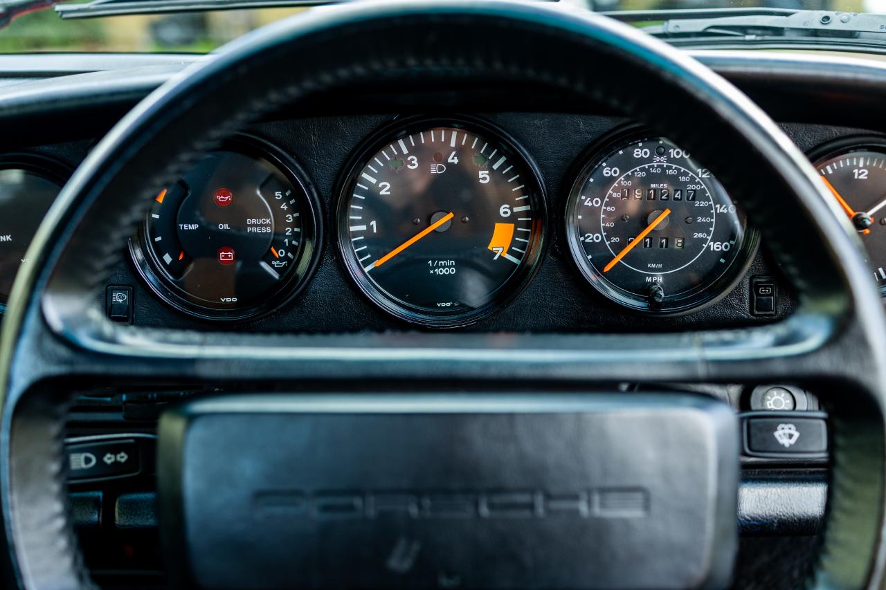 1989 Porsche 911 3.2 Carrera Sport