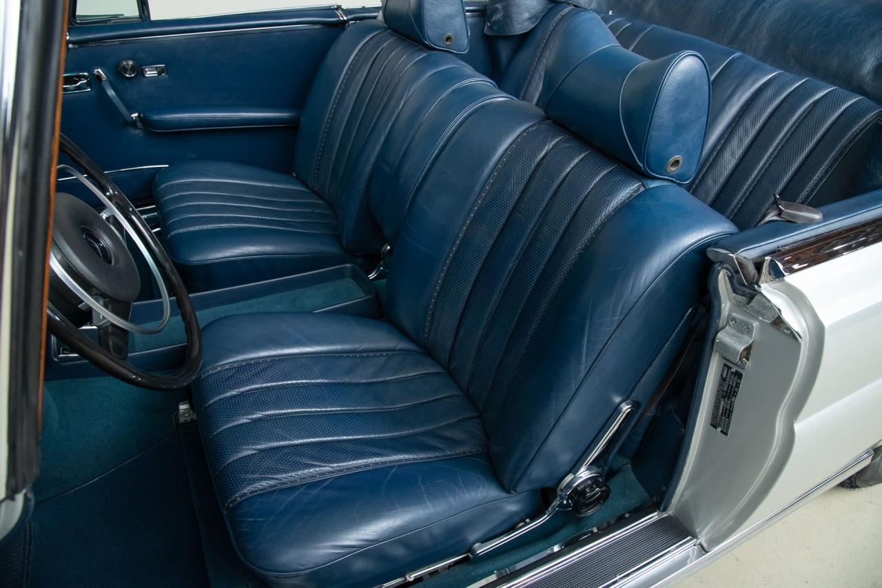 1971 Mercedes - Benz 280 SE 3.5 CABRIOLET