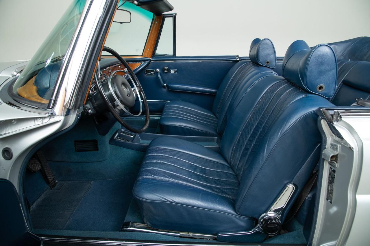 1971 Mercedes - Benz 280 SE 3.5 CABRIOLET