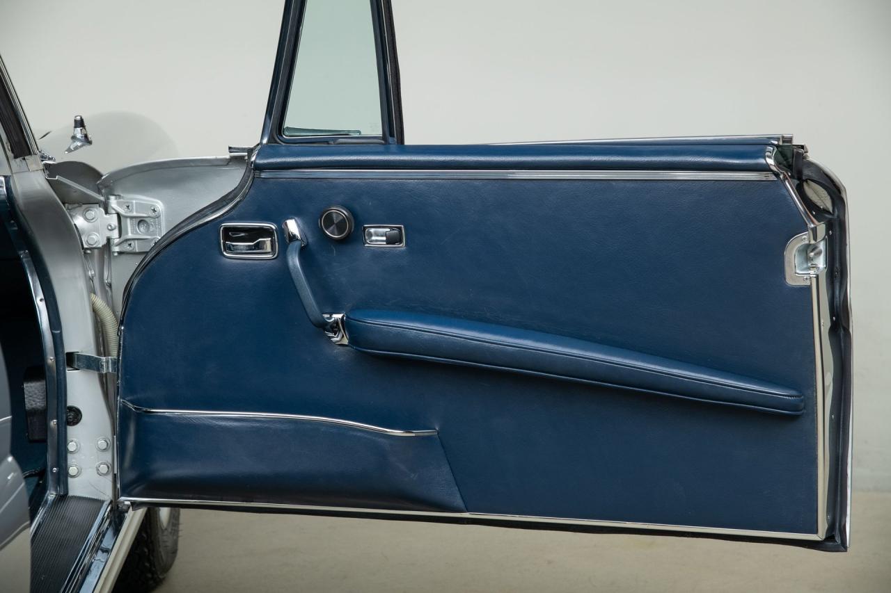 1971 Mercedes - Benz 280 SE 3.5 CABRIOLET