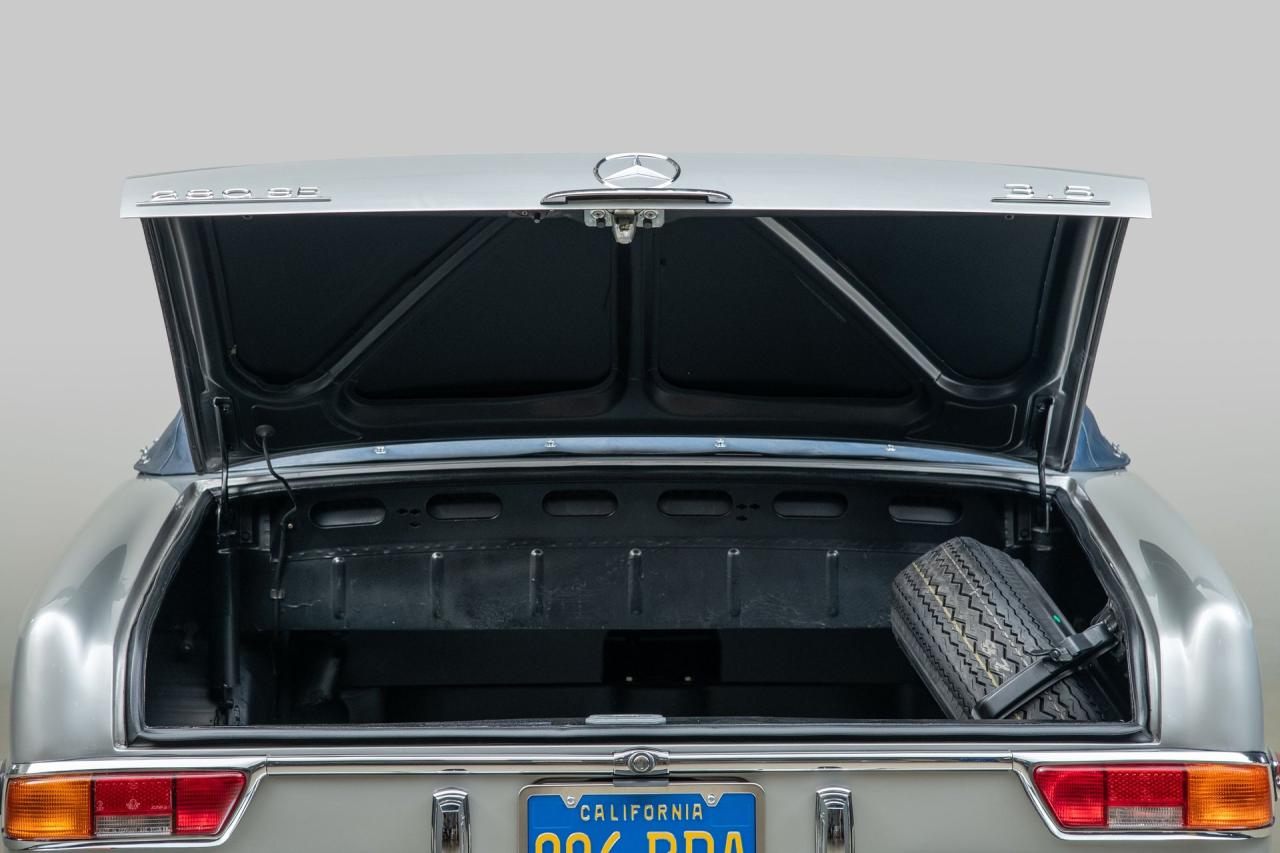 1971 Mercedes - Benz 280 SE 3.5 CABRIOLET