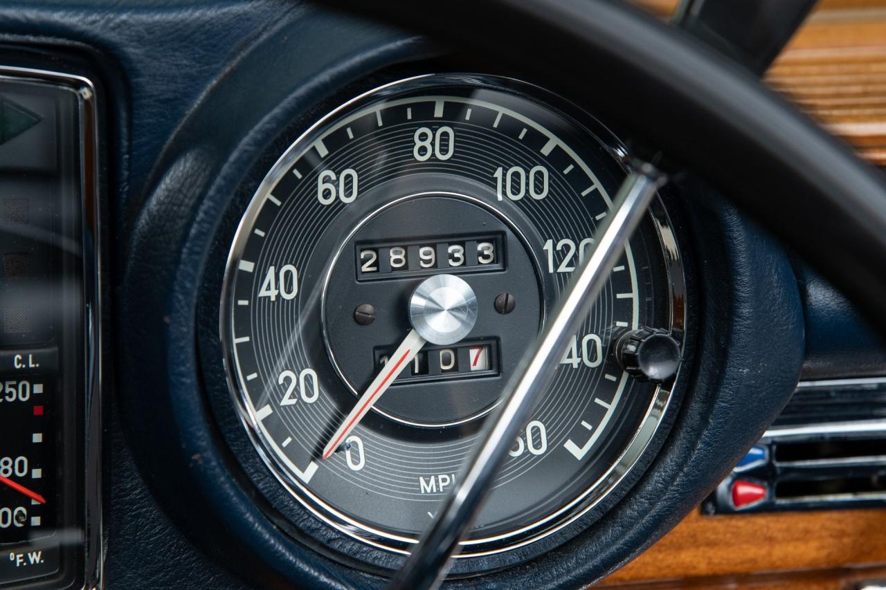 1971 Mercedes - Benz 280 SE 3.5 CABRIOLET