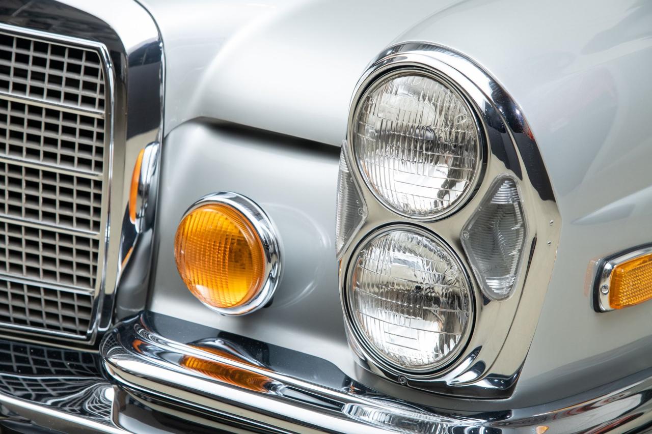 1971 Mercedes - Benz 280 SE 3.5 CABRIOLET