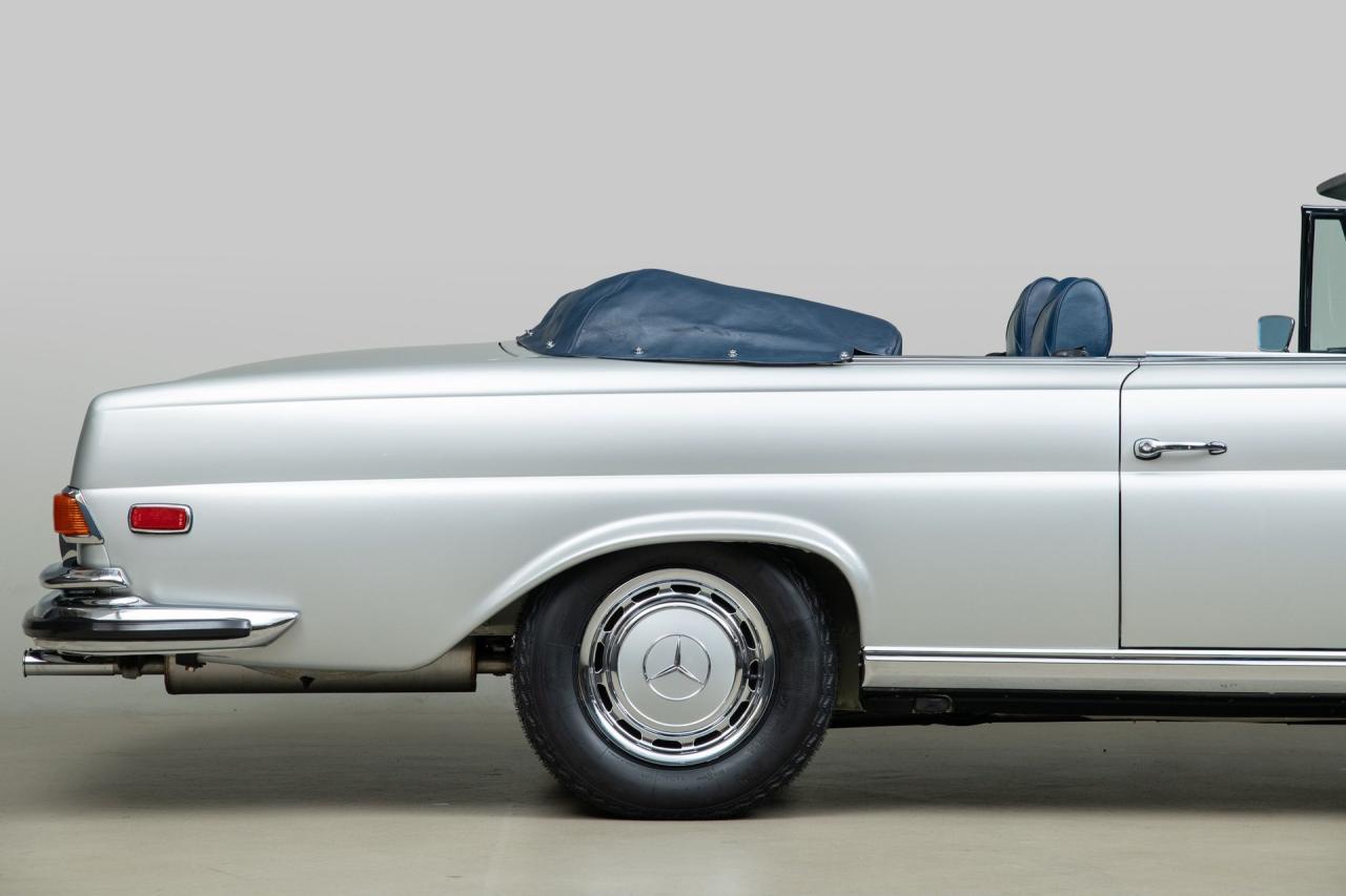 1971 Mercedes - Benz 280 SE 3.5 CABRIOLET