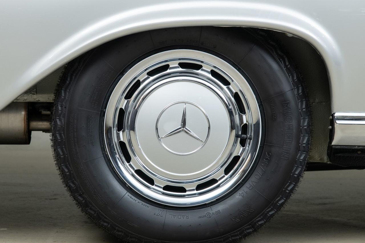 1971 Mercedes - Benz 280 SE 3.5 CABRIOLET