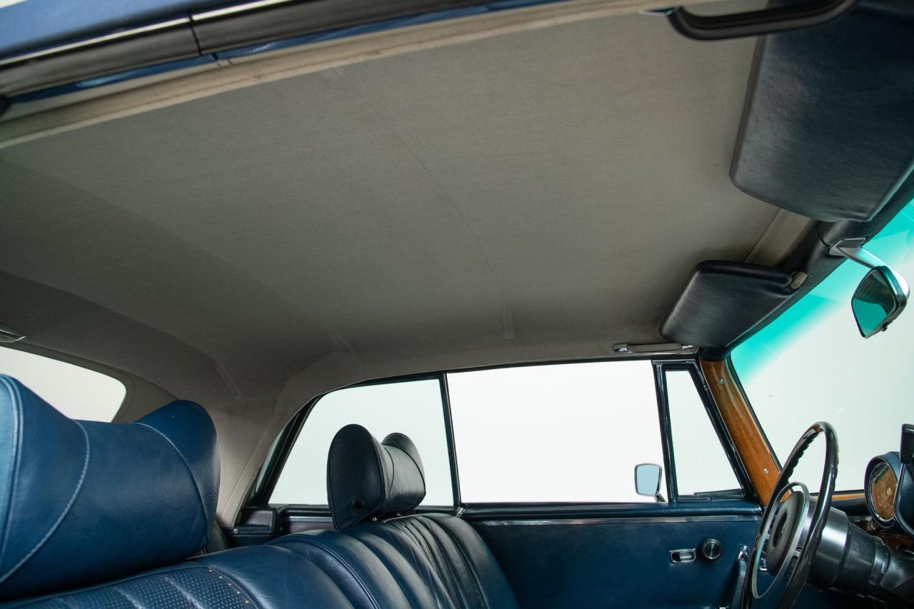 1971 Mercedes - Benz 280 SE 3.5 CABRIOLET