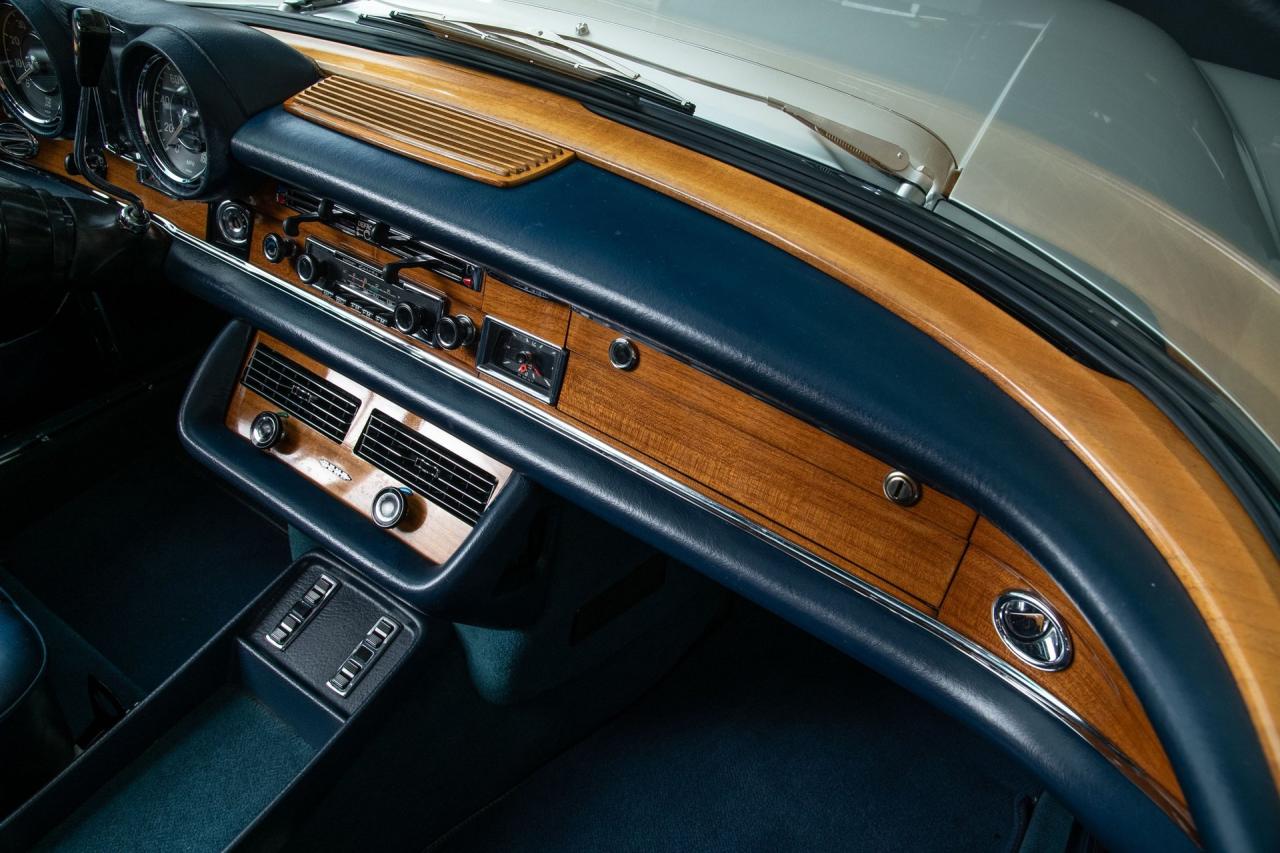 1971 Mercedes - Benz 280 SE 3.5 CABRIOLET