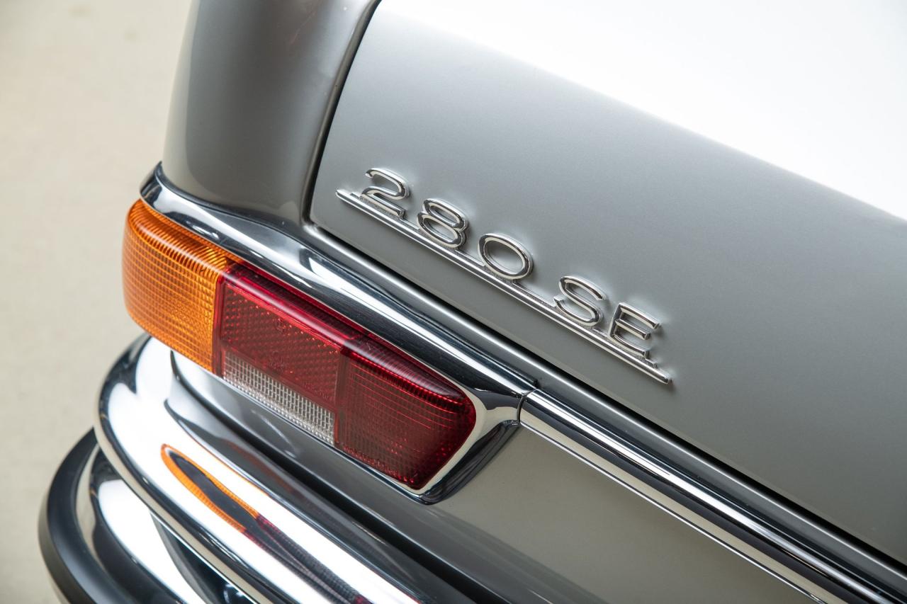 1971 Mercedes - Benz 280 SE 3.5 CABRIOLET