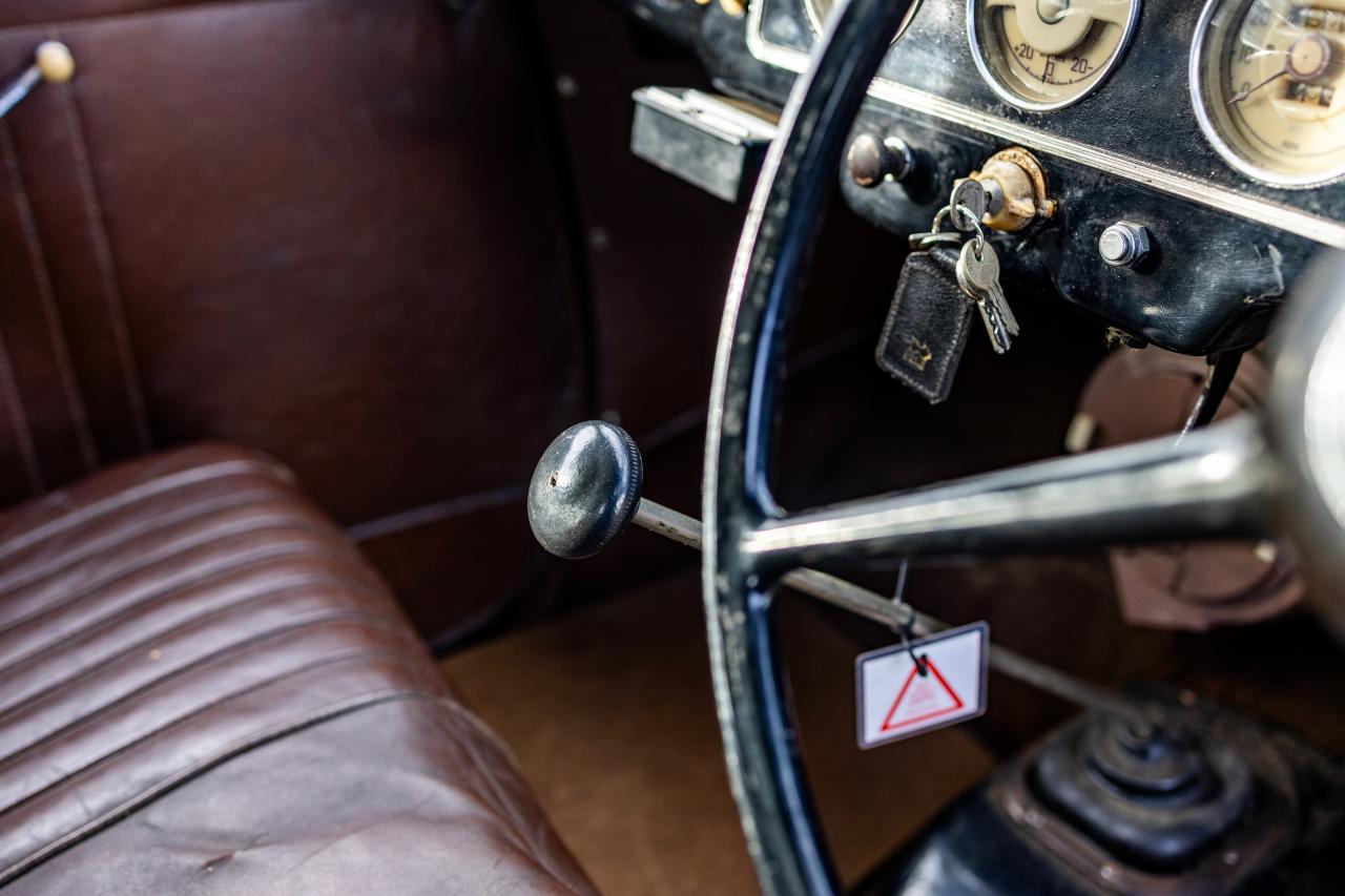 1947 Vauxhall J-Type 14HP