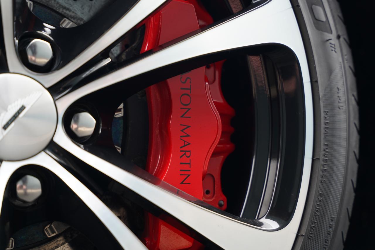 2018 Aston Martin V12 Vantage