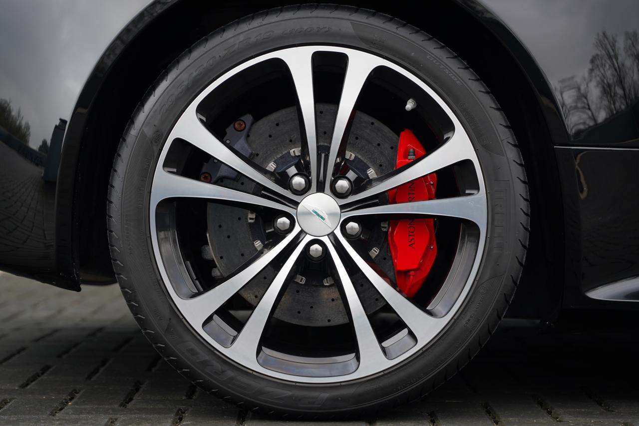 2018 Aston Martin V12 Vantage