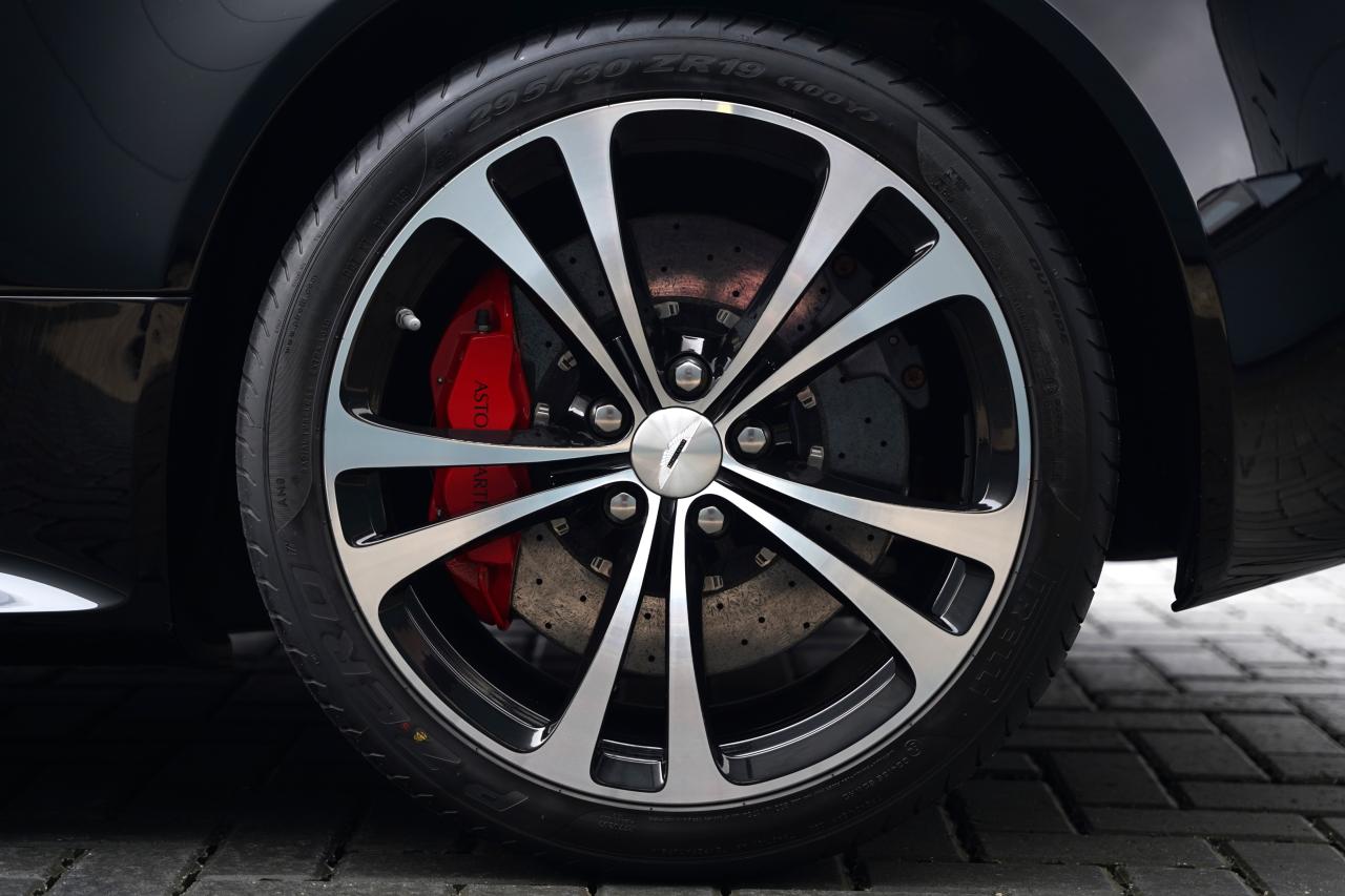 2018 Aston Martin V12 Vantage