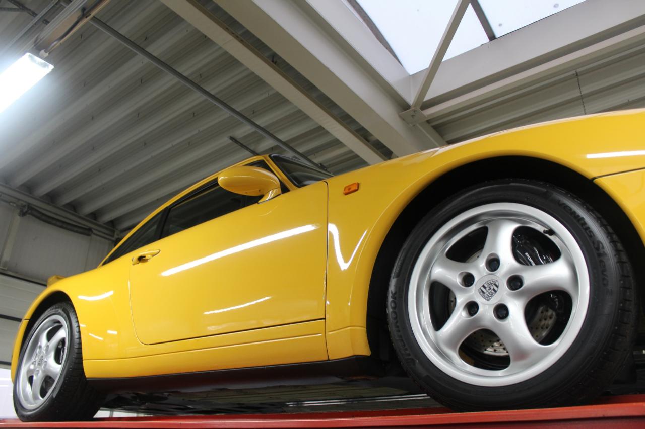 1995 Porsche 993 Carrera Coup&eacute; 3.6 &ldquo;Speed Yellow with Aero-kit&rdquo;