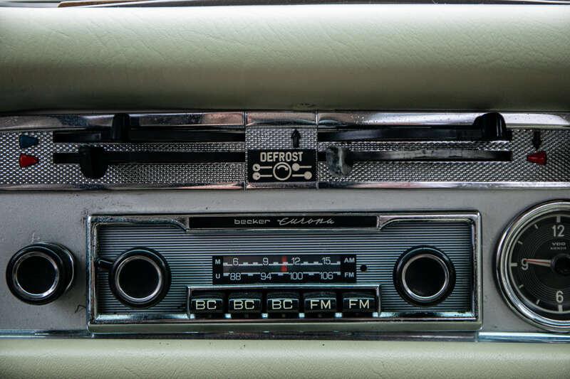 1969 Mercedes - Benz 280 SL Pagoda