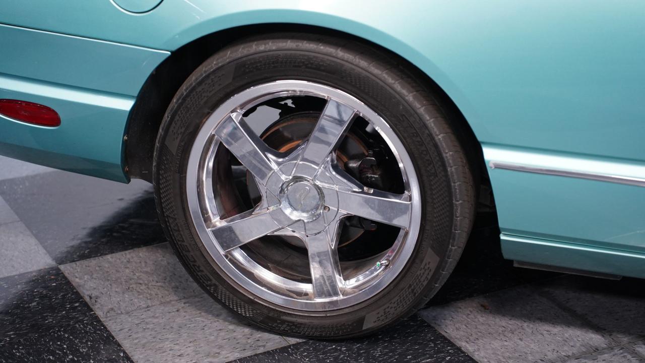 2002 Ford Thunderbird