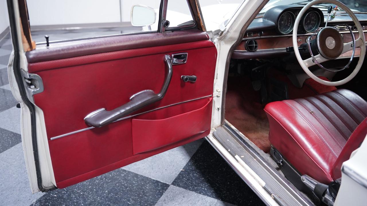 1966 Mercedes - Benz 250S