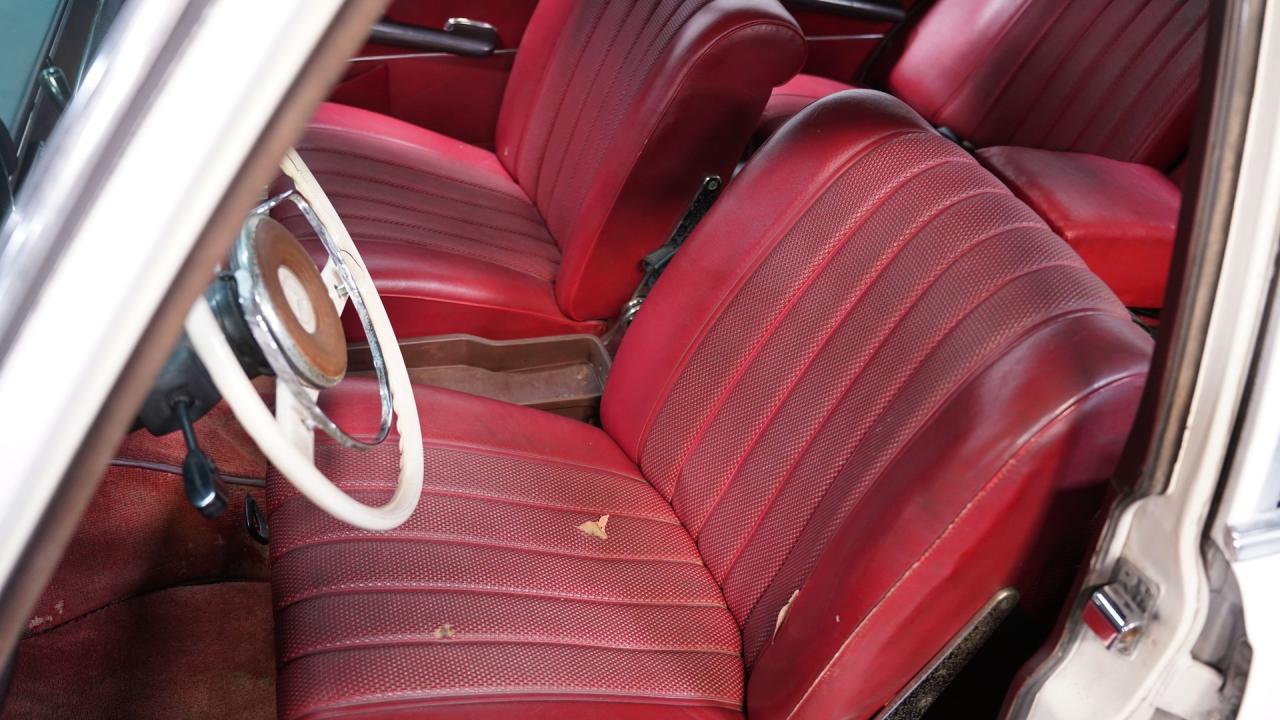 1966 Mercedes - Benz 250S