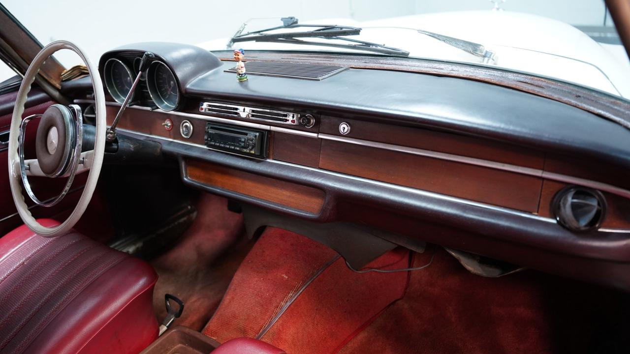 1966 Mercedes - Benz 250S