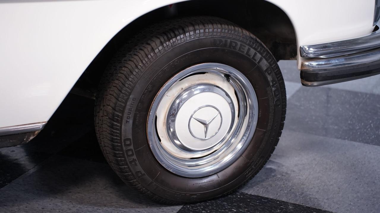 1966 Mercedes - Benz 250S